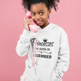 Sweatshirt com Capuz Princesses are born in Menina