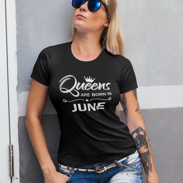 T-shirt Queens are born in Mês Personalizável Mulher