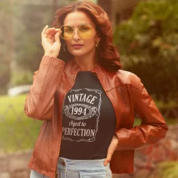 T-shirt Manga Comprida Vintage Aged to Perfection Mulher