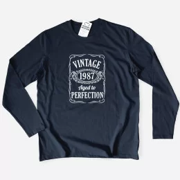 T-shirt Manga Comprida Plus Size Vintage Aged to Perfection