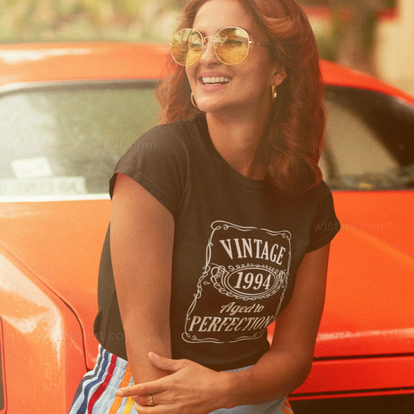 T-shirt Vintage Aged to Perfection Mulher Ano Personalizável