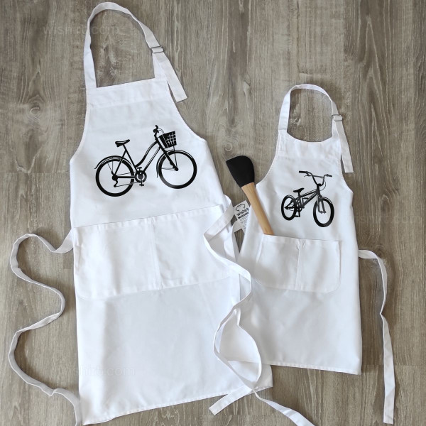 Conjunto de Aventais a Combinar Mãe e Filhos Bicicletas