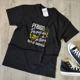 Despedida de Solteira Fora de Controlo Plus Size T-shirt