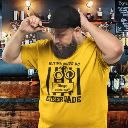 Última Noite de Liberdade Plus Size T-shirt Customizable