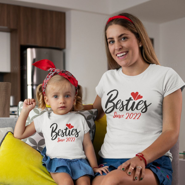 T-shirts para Mãe e Filha Besties Since - Ano Personalizável