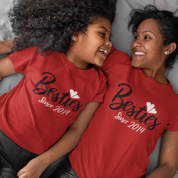 T-shirts para Mãe e Filha Besties Since - Ano Personalizável
