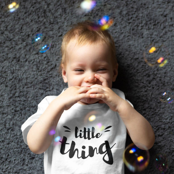 T-shirt Little Thing para Bebé