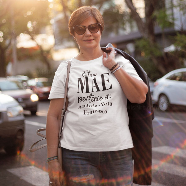 Esta Mãe Pertence T-shirt - Customizable Child Names