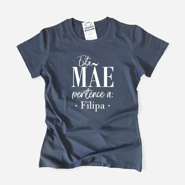 T-shirt Esta Mãe Pertence - Nomes Filhos Personalizáveis T-shirt Esta Mãe Pertence - Nomes Filhos Personalizáveis