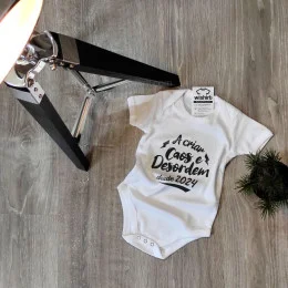 Caos e Desordem Babygrow - Customizable Year