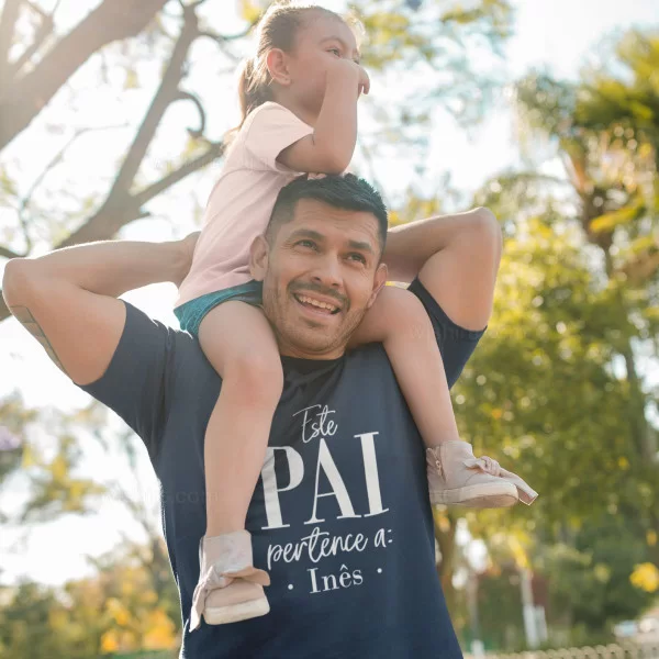 Este Pai Pertence T-shirt - Customizable Child Names Este Pai Pertence T-shirt - Customizable Child Names