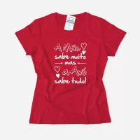 A Mãe sabe Muito mas a Avó sabe Tudo T-shirt