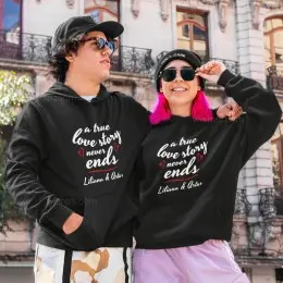 Sweatshirt com Capuz A True Love Story com Nomes Editáveis