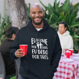 Sweatshirt com Capuz Ela Come por Dois para Homem