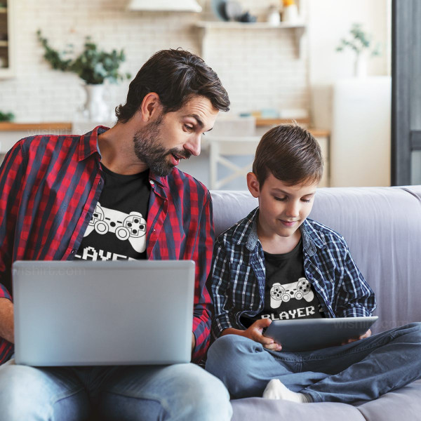 T-shirts Manga Comprida a Combinar Player para Pai e Filhos