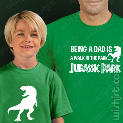 T-shirts Being a DAD is a Walk in the Park... Jurassic Park Pai e Filho. Prenda Dia do Pai, conjunto de duas t-shirts, edição especial Dia do Pai. T-shirt de Homem + T-shirt de Criança